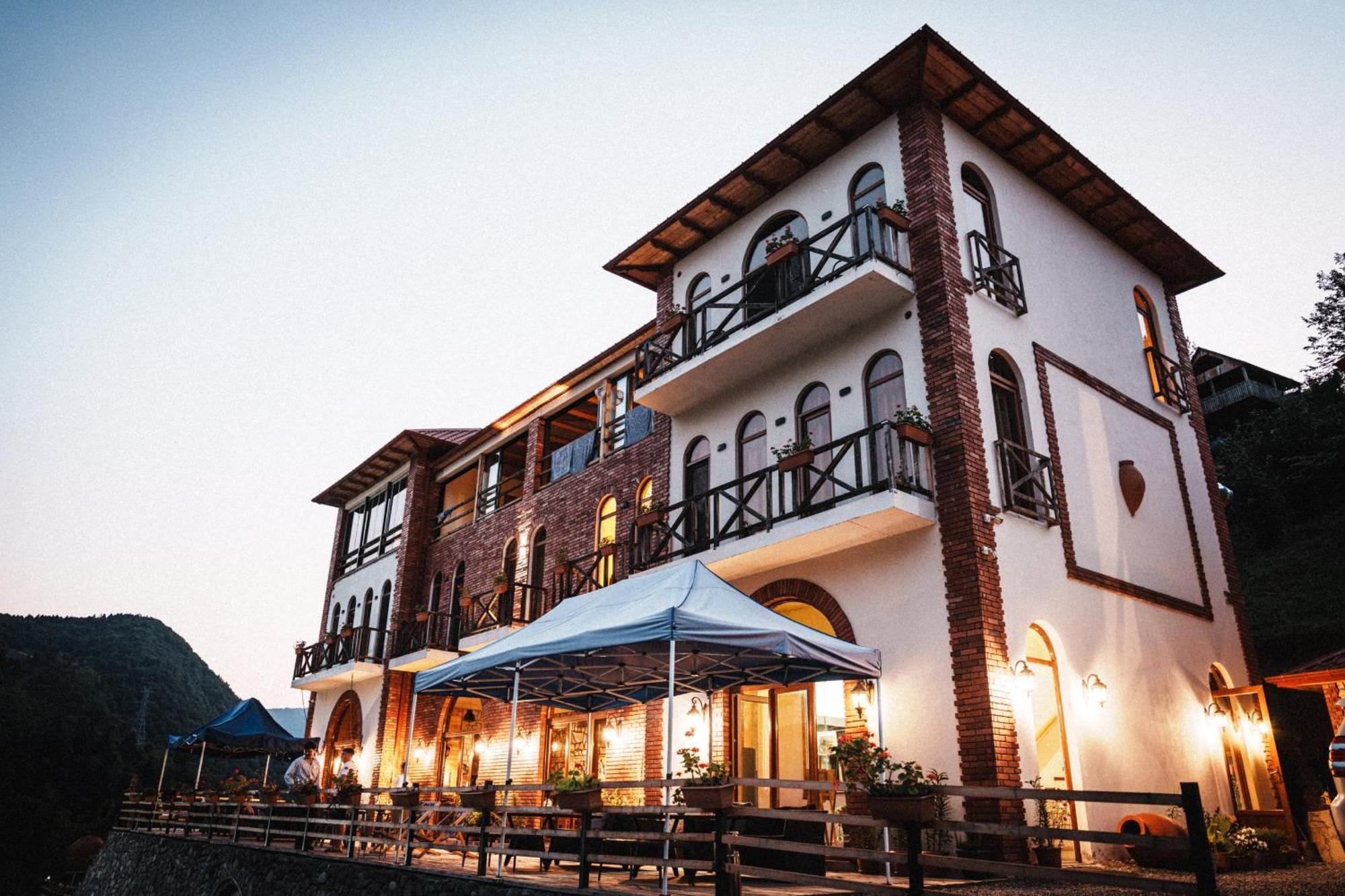 Hotel Chateau Iveri Varjanisi Exterior photo